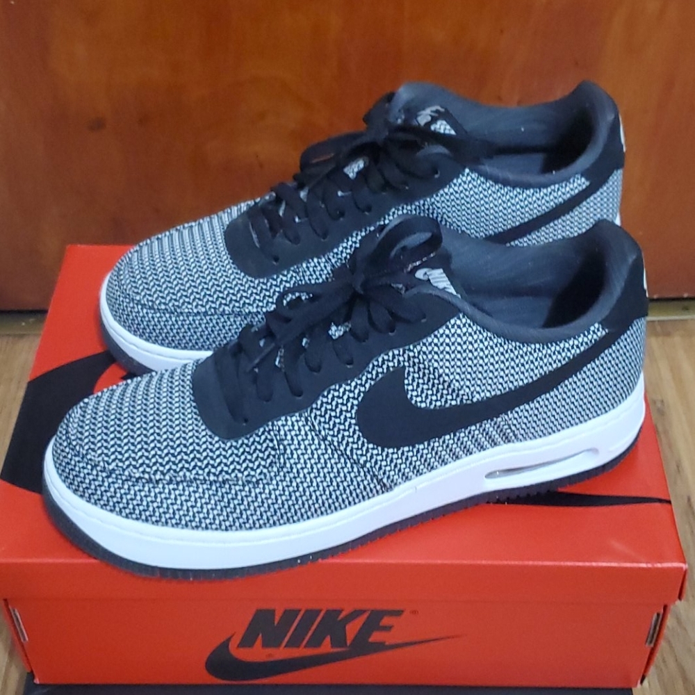 Nike Air Force1 size 13 black and white w/ bubble